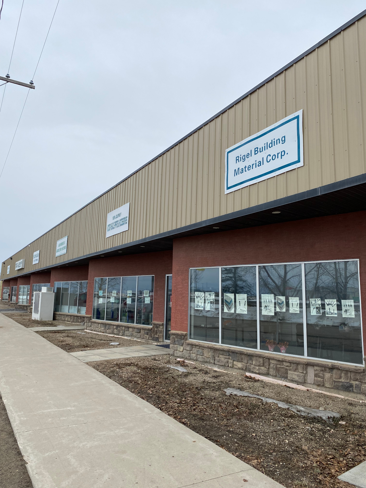 距离萨斯卡通东北部30公里，Aberdeen 商业物业出售！——林与唐地产